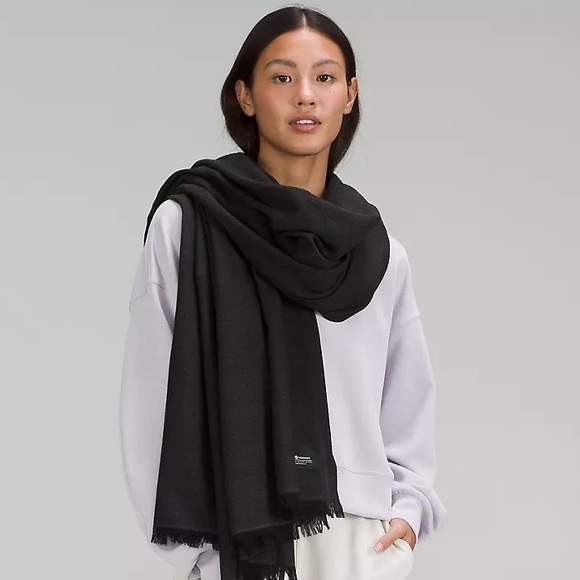 NWT Lululemon Woven Wool Scarf - Picture 3 of 4